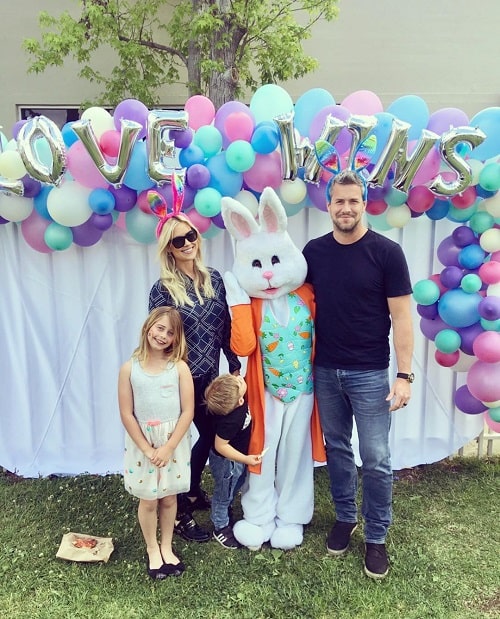 A picture of Christina Anstead with her husband, Ant Anstead and kids.